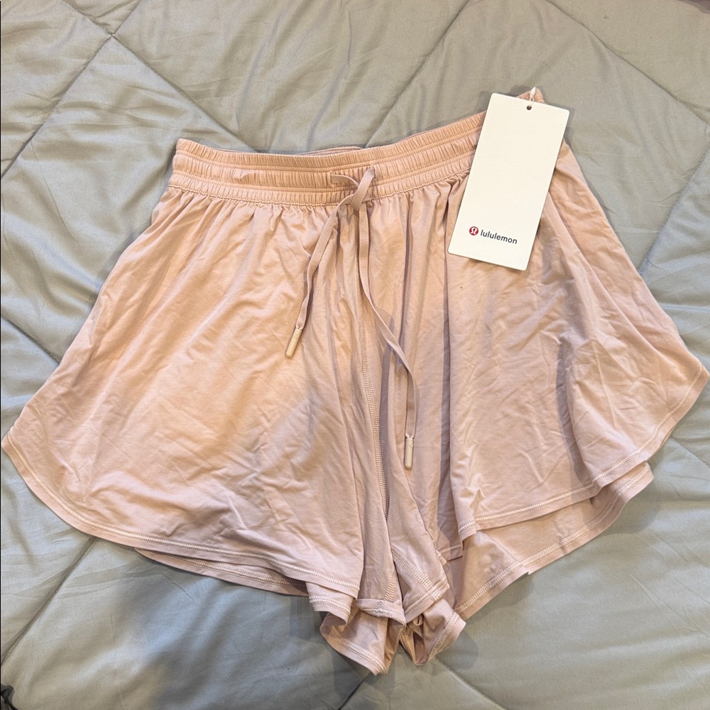Lululemon NWT Modal HR Relaxed-Fit Lounge Short 3” - Size 6